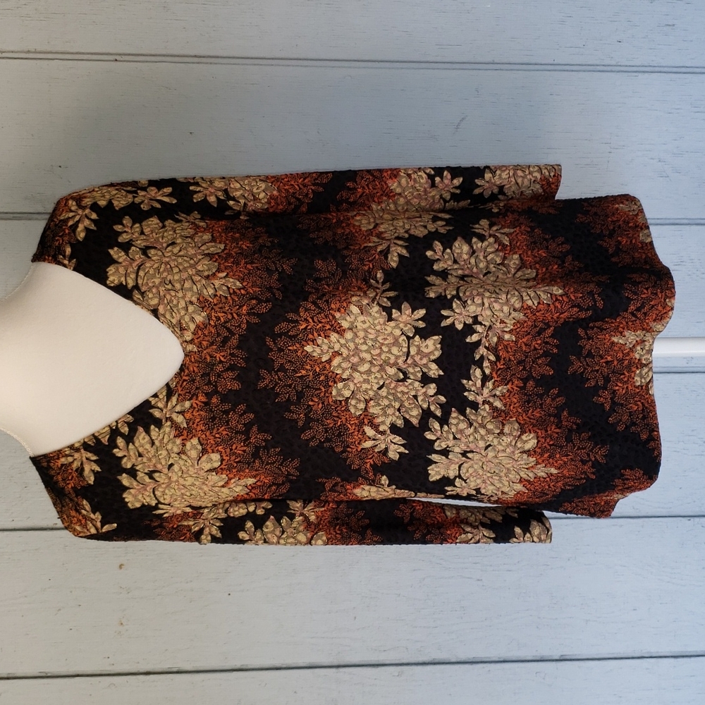 Floral Leaf Top. Black Orange. Fall. 3/4 Sleeve